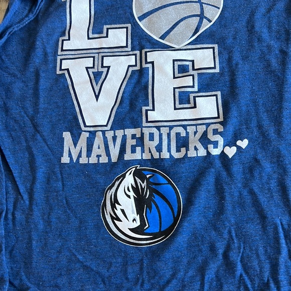 NWT Women’s Dallas Mavericks Short Sleeve Shirt - Picture 2 of 3